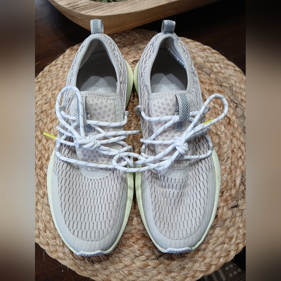 Sorel Kinetic Sneakers 7.5 - Picture 2 of 8